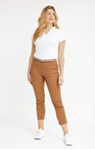 Chino en coton stretch avec ceinture