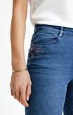 Pantalon 7/8 denim délavé stone broderie