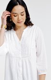 Blouse boutonnée col mao avec broderie