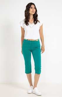 Pantalon coupe corsaire sous les genoux