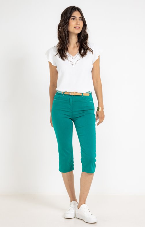 Pantalon coupe corsaire sous les genoux