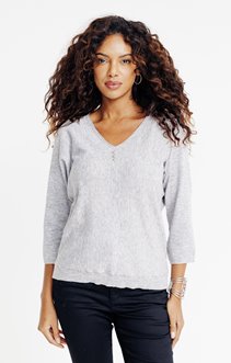 Pull avec boutons sur le devant