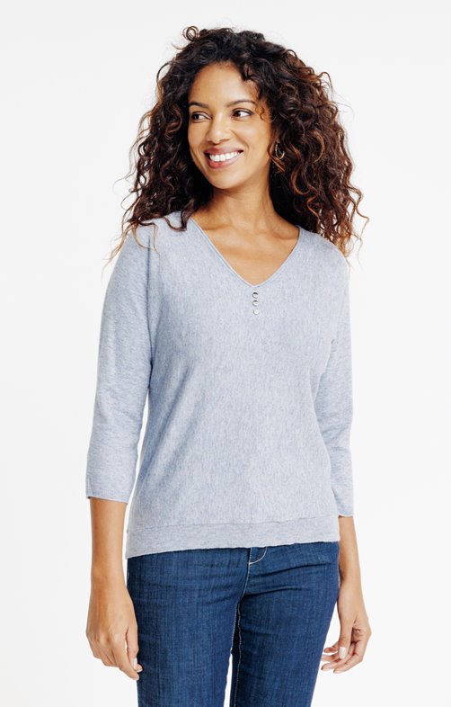 Pull avec boutons sur le devant