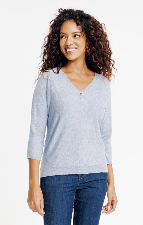 Pull avec boutons sur le devant