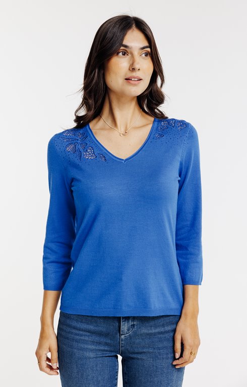 Pull broderies et strass