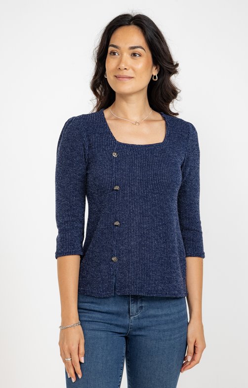 Pull fausse boutonnière sur le devant