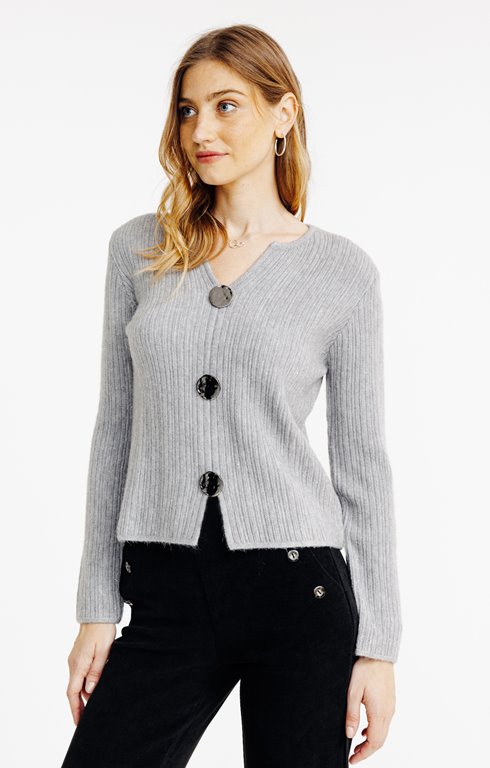 Pull avec fausse fermeture boutonnée