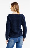 Pull en maille fluffy et broderies