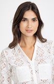 Chemise unie en dentelle 