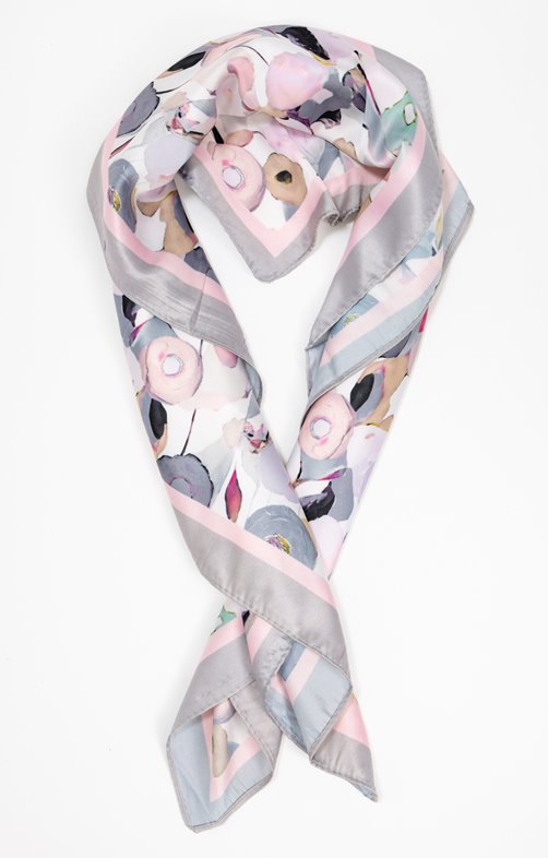Petit foulard carré motif fleurs