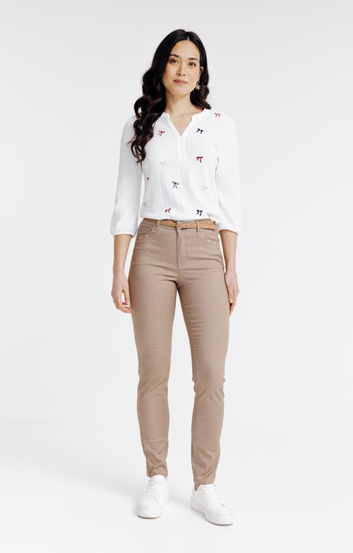 Pantacourt avec broderies