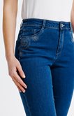 Pantacourt denim coupe droite, broderie