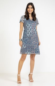 Robe plissée imprimée avec bijou