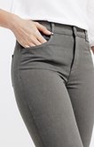 Pantalon coupe slim 7/8 coton broderie