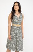 Robe en maille avec ceinture rafia