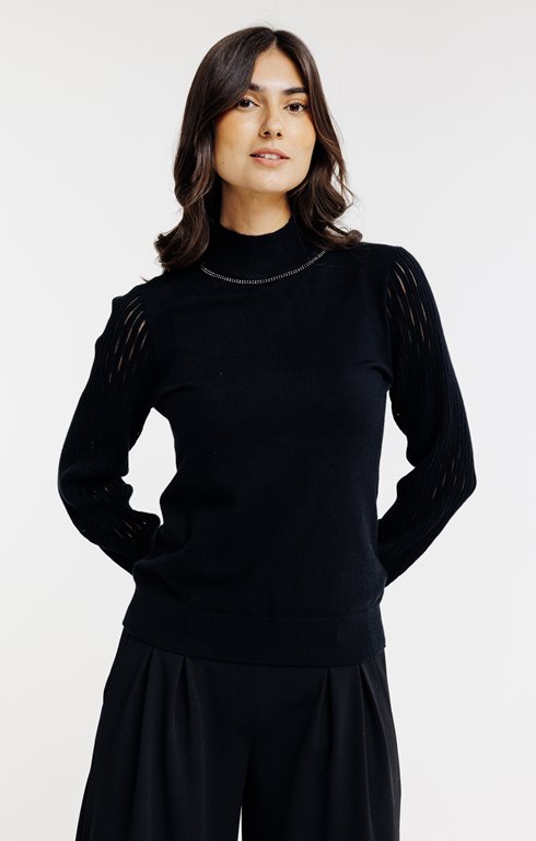 Pull avec strass au col