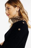 Pull avec col et boutons imprimé léopard