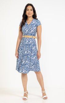 Robe en maille plissé avec ceinture 