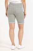 Short avec bouton pont