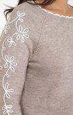 Pull avec broderie