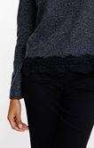 Tee-shirt col montant et dentelle