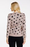 Pull avec coeurs contrastés
