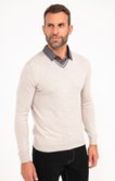 Pull uni col V avec chemise