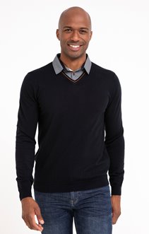 Pull uni col V avec chemise
