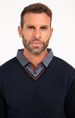Pull col V avec chemise bico