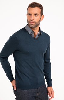 Pull col V avec chemise Lup