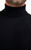 Pull uni col roulé 
