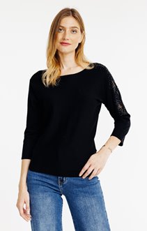 Pull avec broderies sur les manches