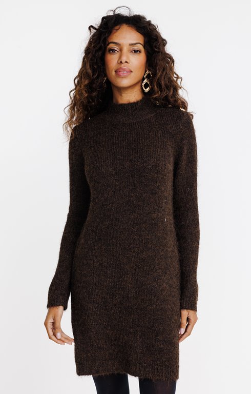 Robe pull avec boutons fantaisie