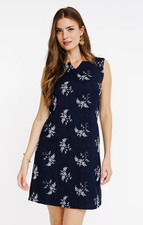 Robe brodée sans manches