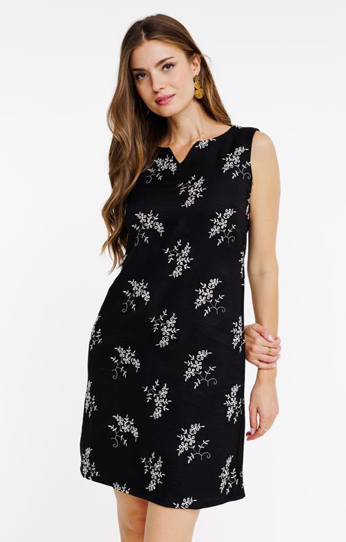 Robe brodée sans manches