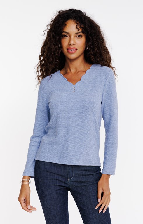 Pull détails bords festonnés