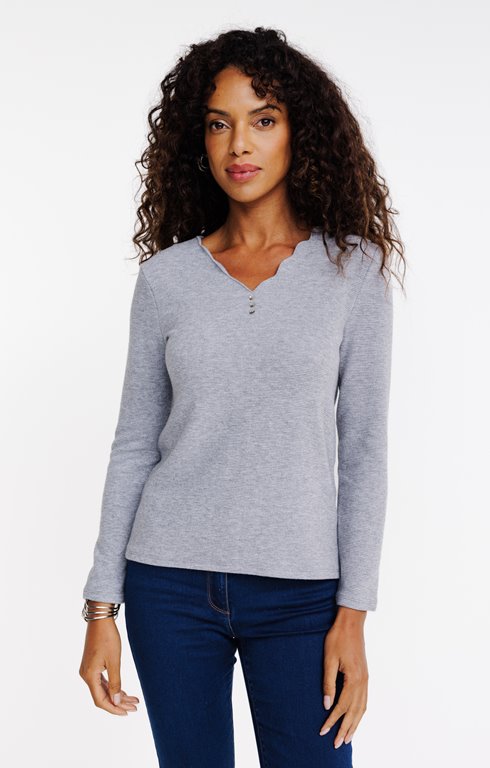 Pull détails bords festonnés