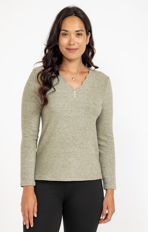 Pull détails bords festonnés