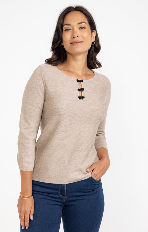 Pull détails noeuds sur le devant