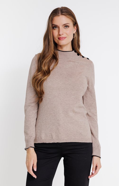 Pull avec détails contrastés