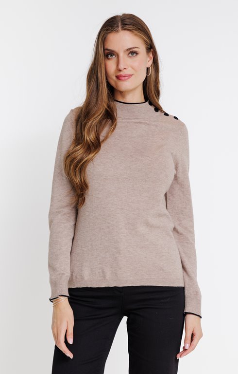 Pull avec détails contrastés
