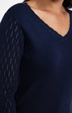 Pull avec strass au col