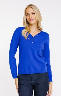 Pull avec boutons au col