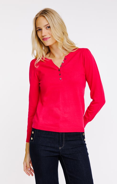 Pull avec boutons au col