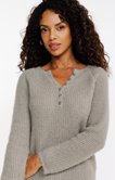 Pull avec boutons fantaisie