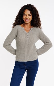 Pull avec boutons fantaisie