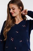 Pull broderie all over