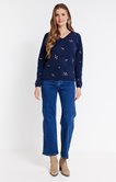Pull broderie all over