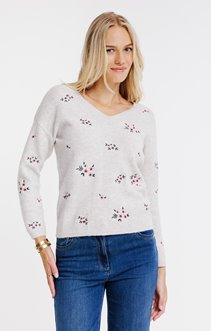 Pull broderie all over
