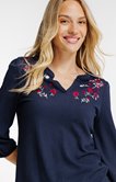Tee-shirt 3/4 avec broderie et col mao